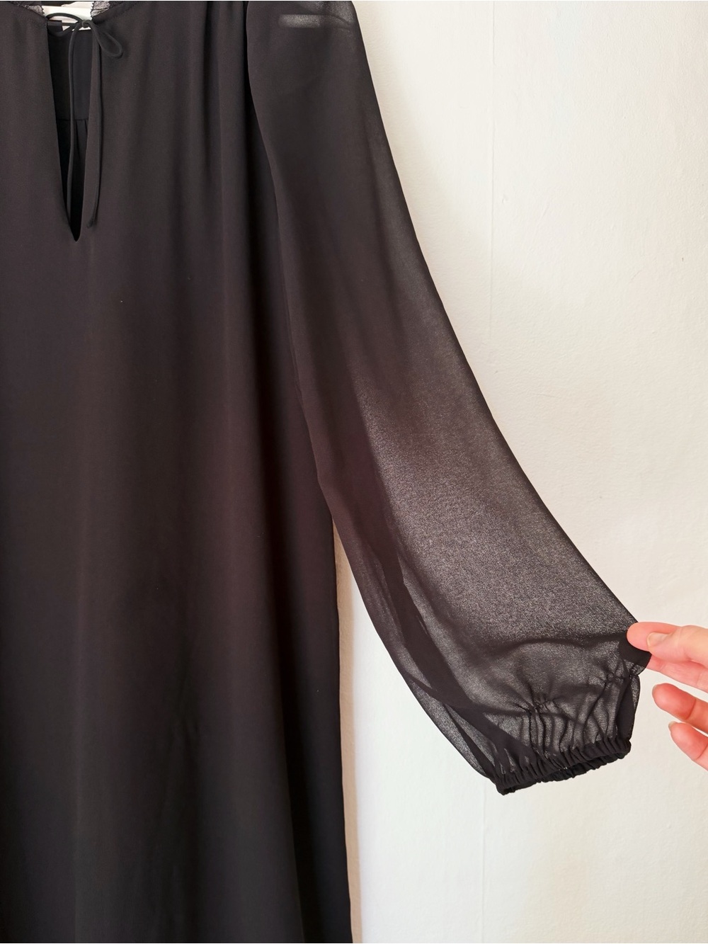 Aritzia Wilfred Écoulement Black Flowy Dress - Picture 4 of 6